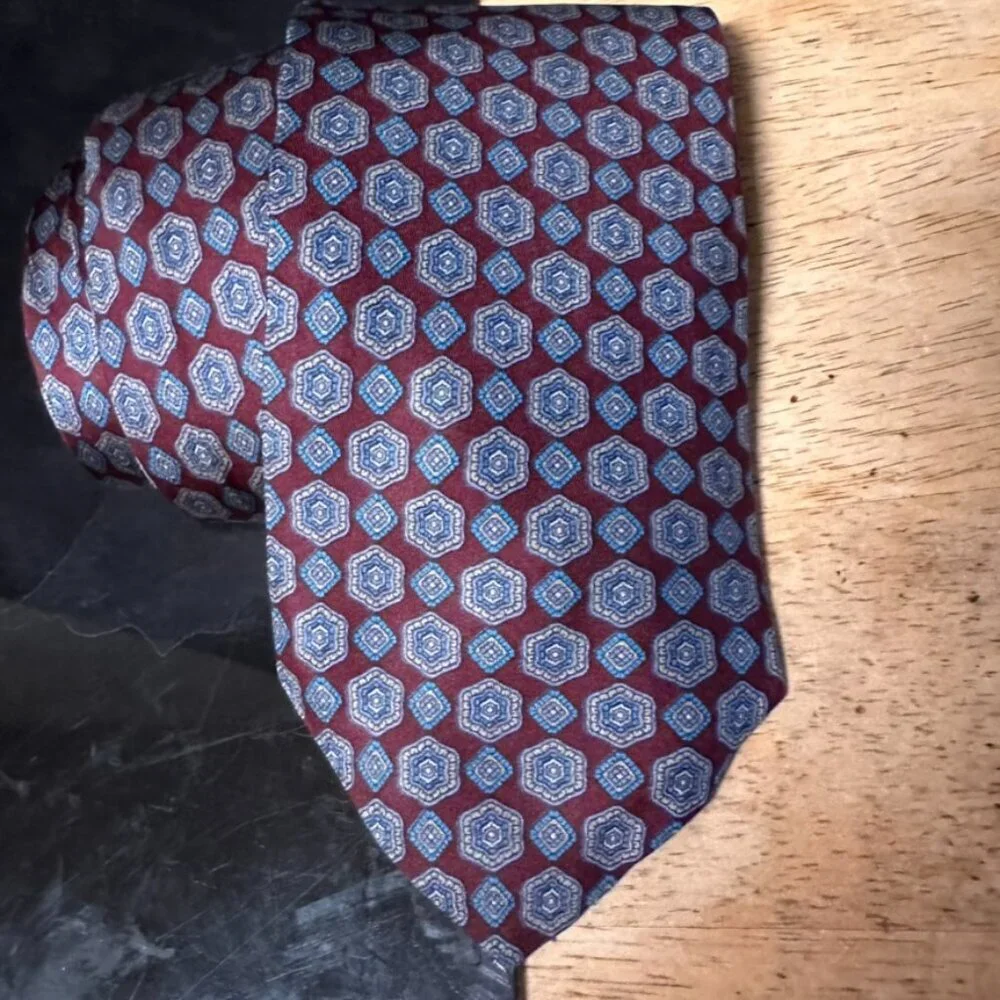 Gucci Silk Tie Medallion Mens Gift Geometric Art Necktie Luxury Blue Red Office